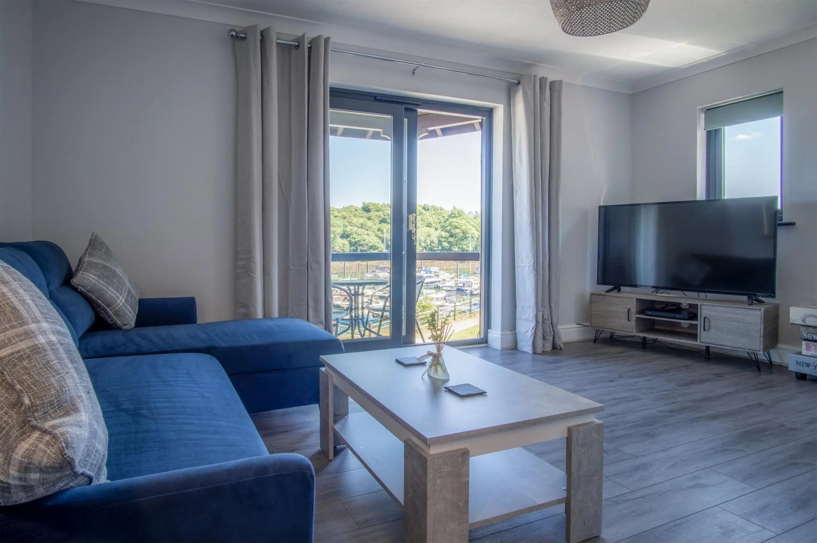 Marina View - 1 Bedroom Apartment - Neyland Marina