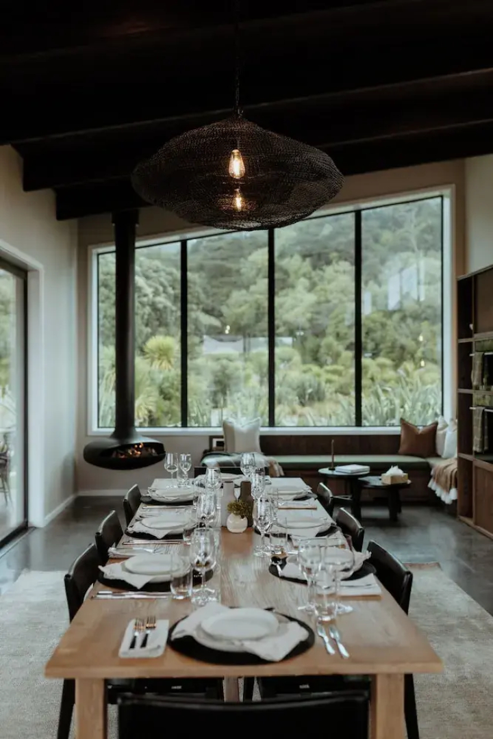 Te Whaanga Retreat & Spa Lodge & Canvastown Luxury Glamping Tents