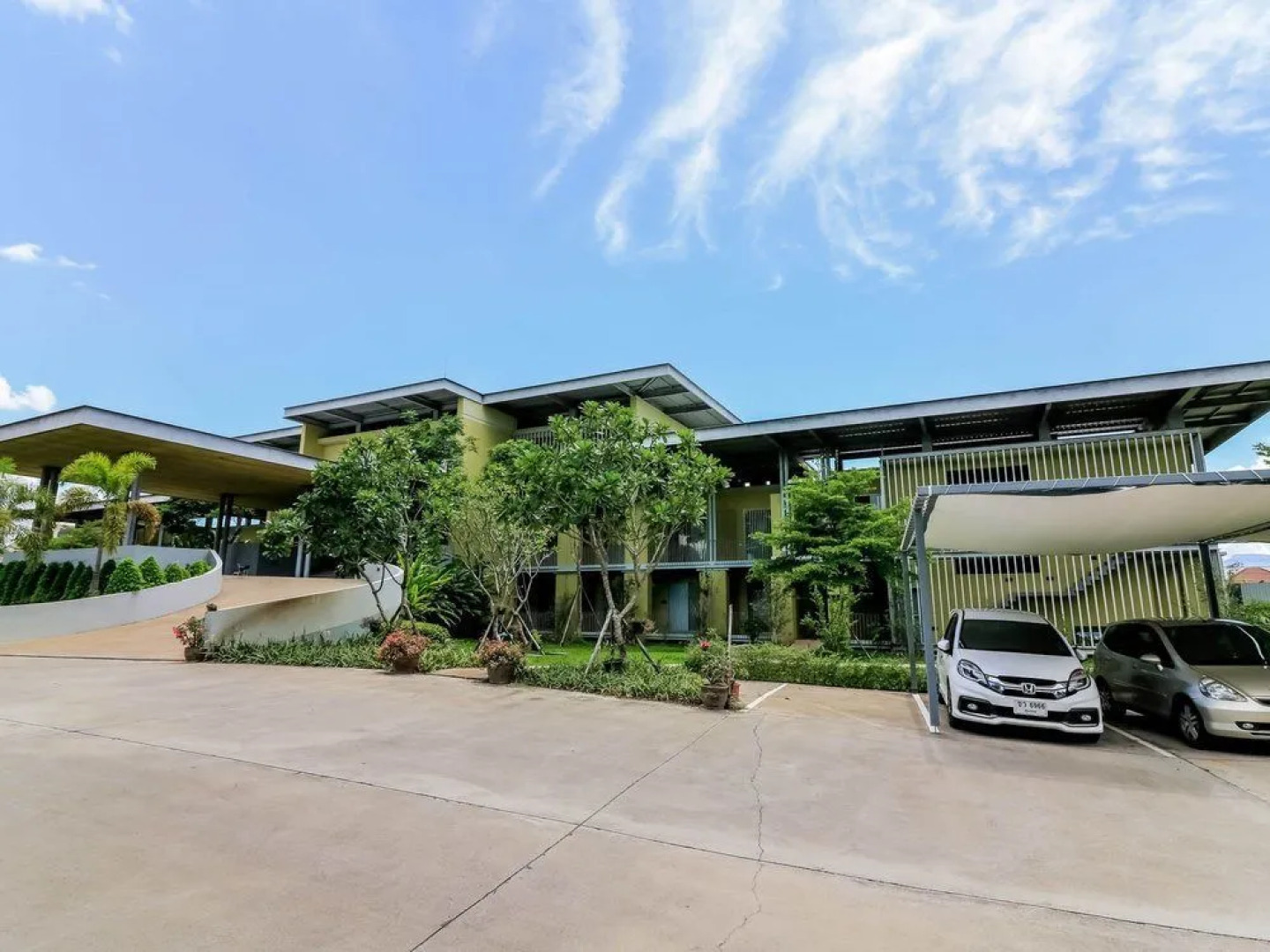 Nida Rooms San Sai 209 down Town