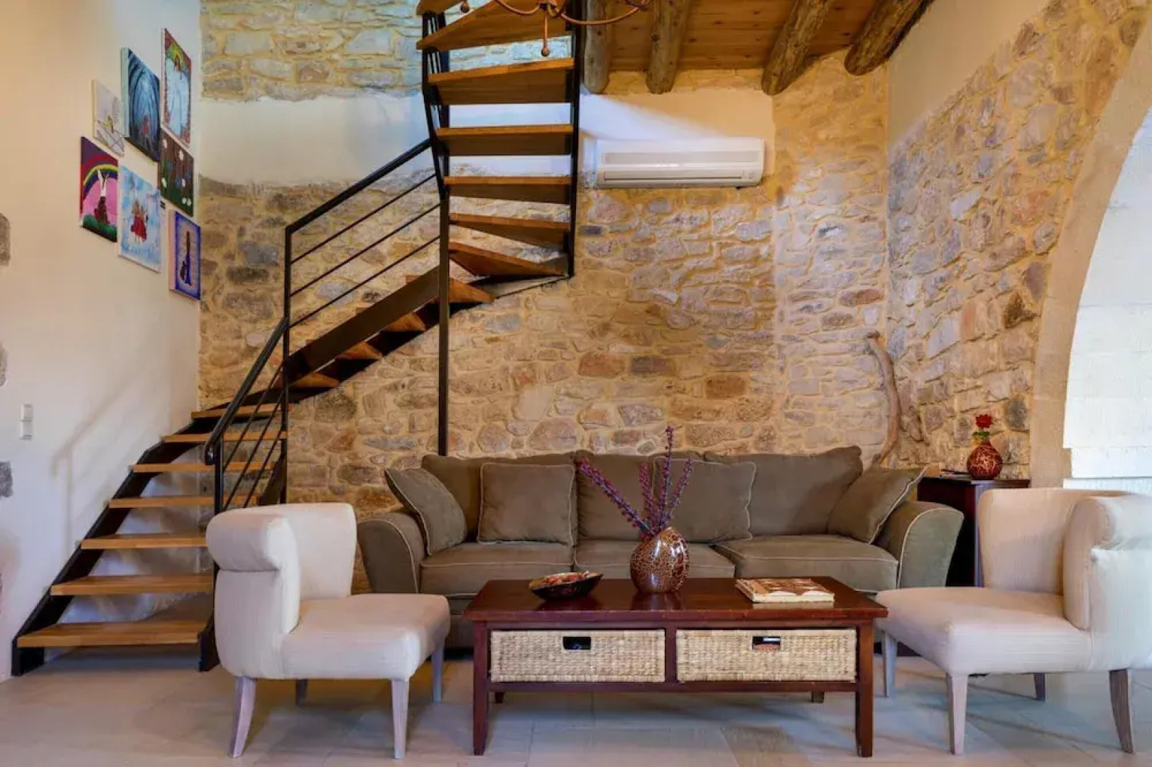 Cozy Holiday Home With Pool and Whirlpool in Maheri