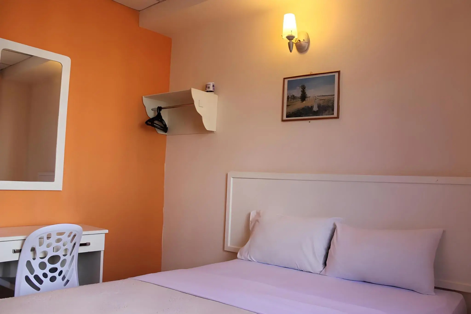 Victoria Hotel and Hostel