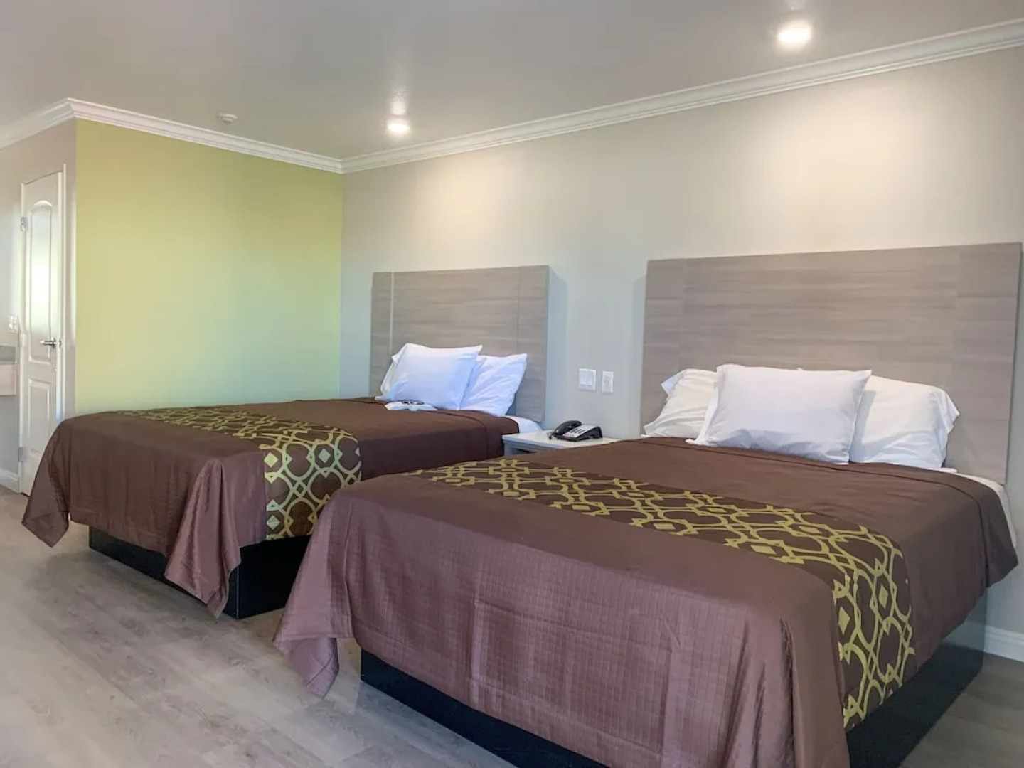 Mojave Village Motel