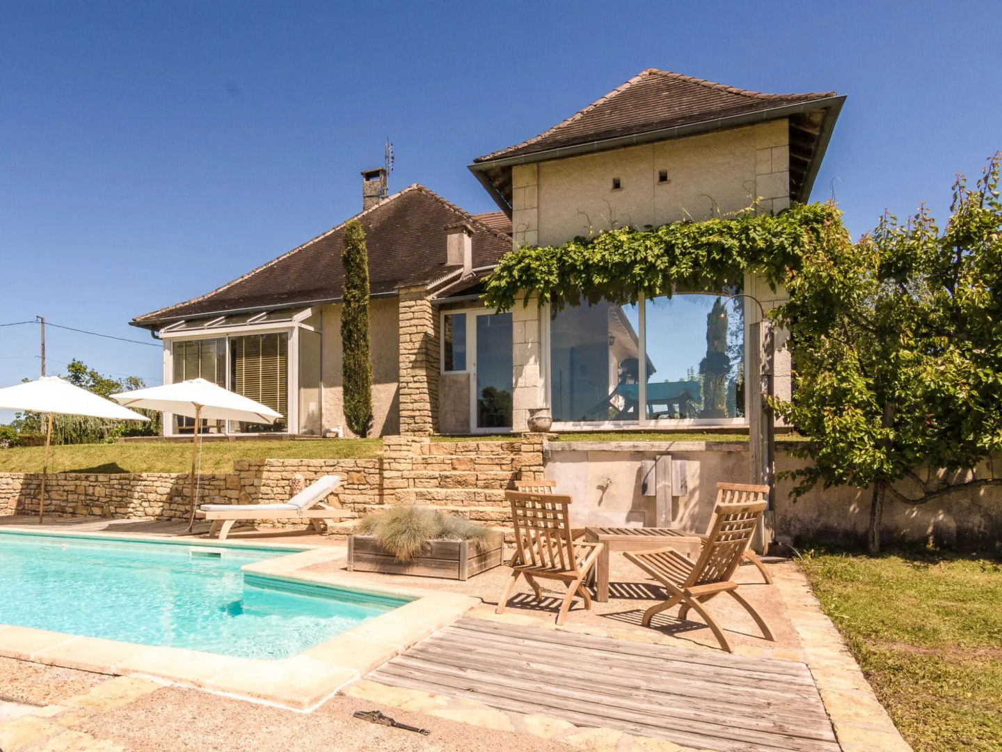 Cozy Villa in Saint-bonnet-la-rivière With Swimming Pool