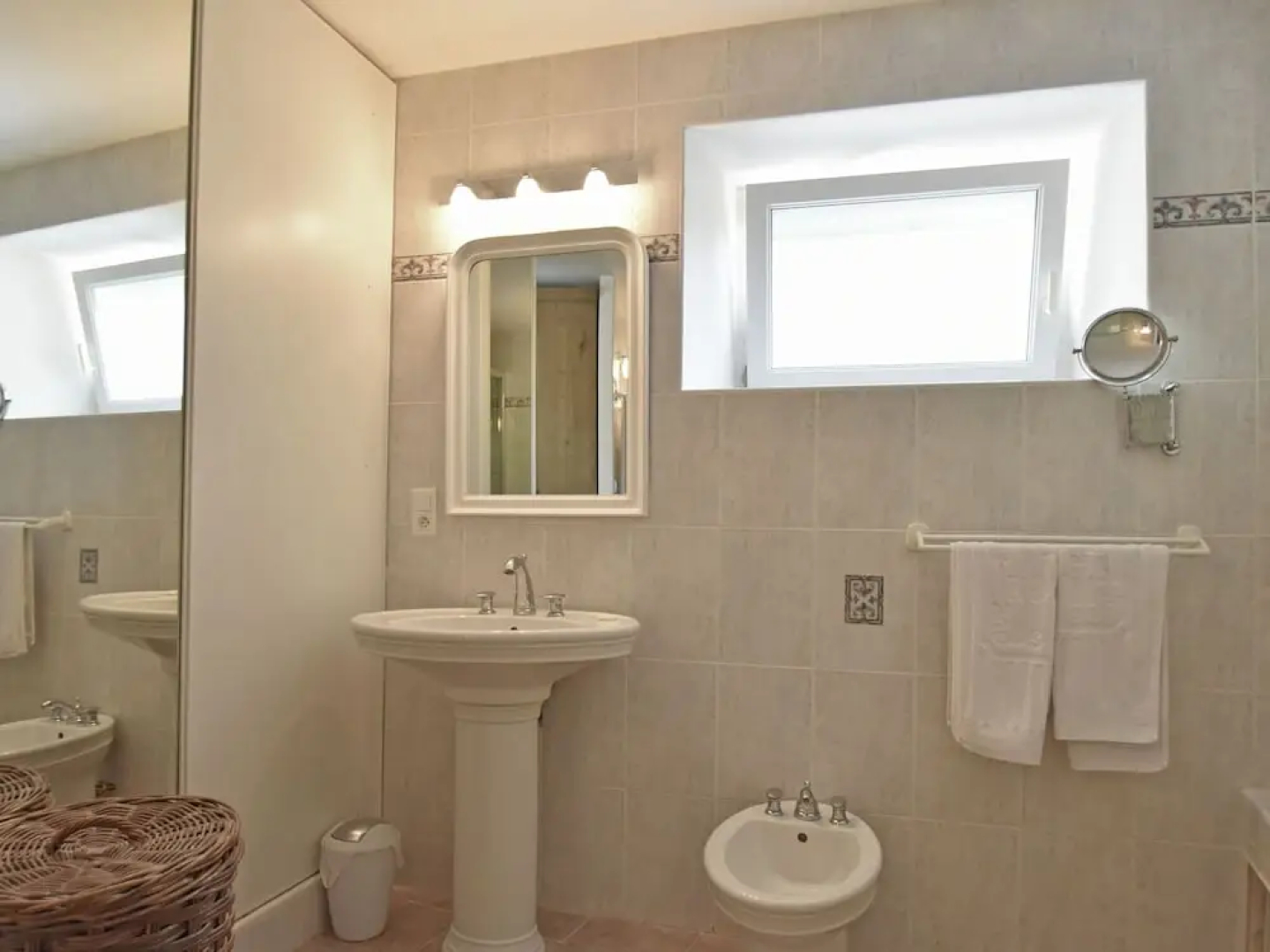 Luxury Mas With two Guest Houses and Private Pool With Stunning Views