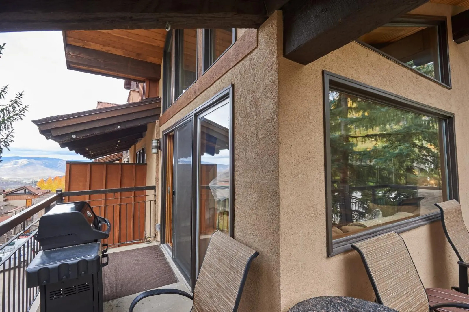 The Crestwood Condominiums