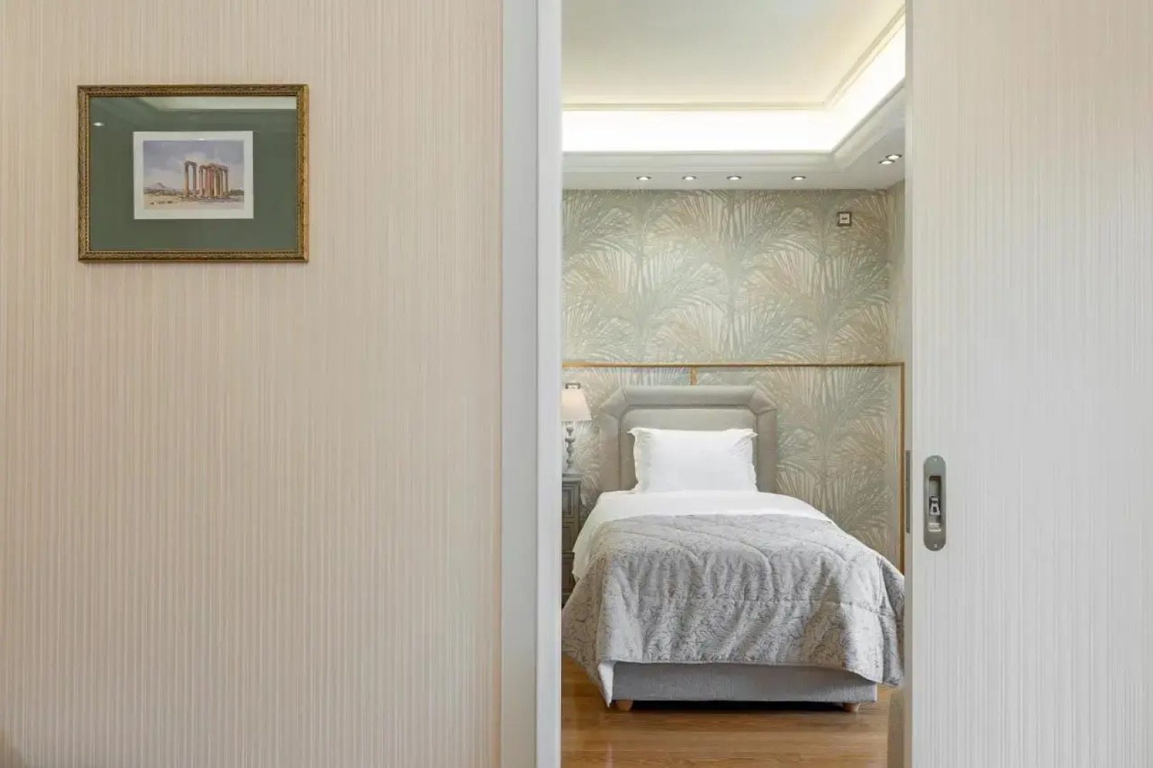 Vouliagmeni's Elegance by Acropolis Suites