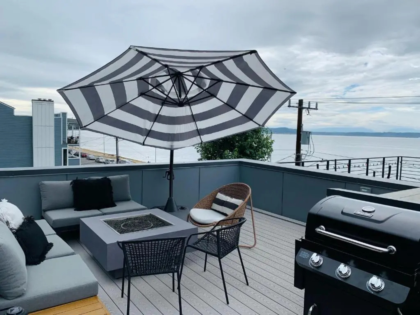 Alki Beach Escape Romantic Waterfront Getaway for 2