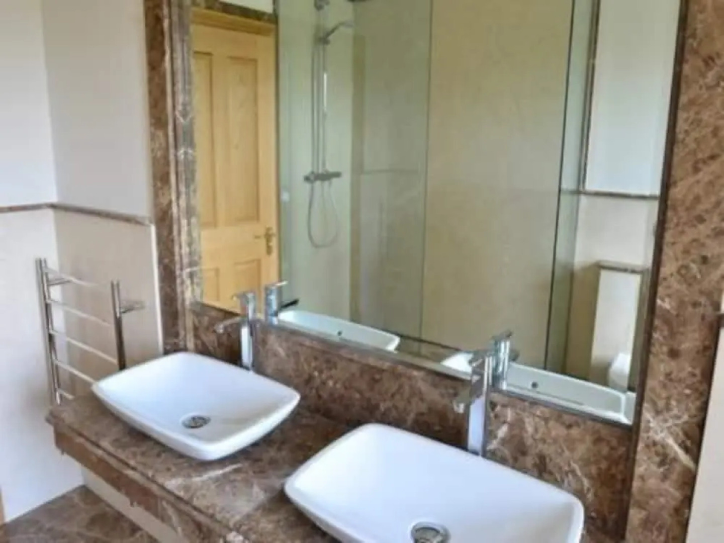 Llwyn Helyg Country House