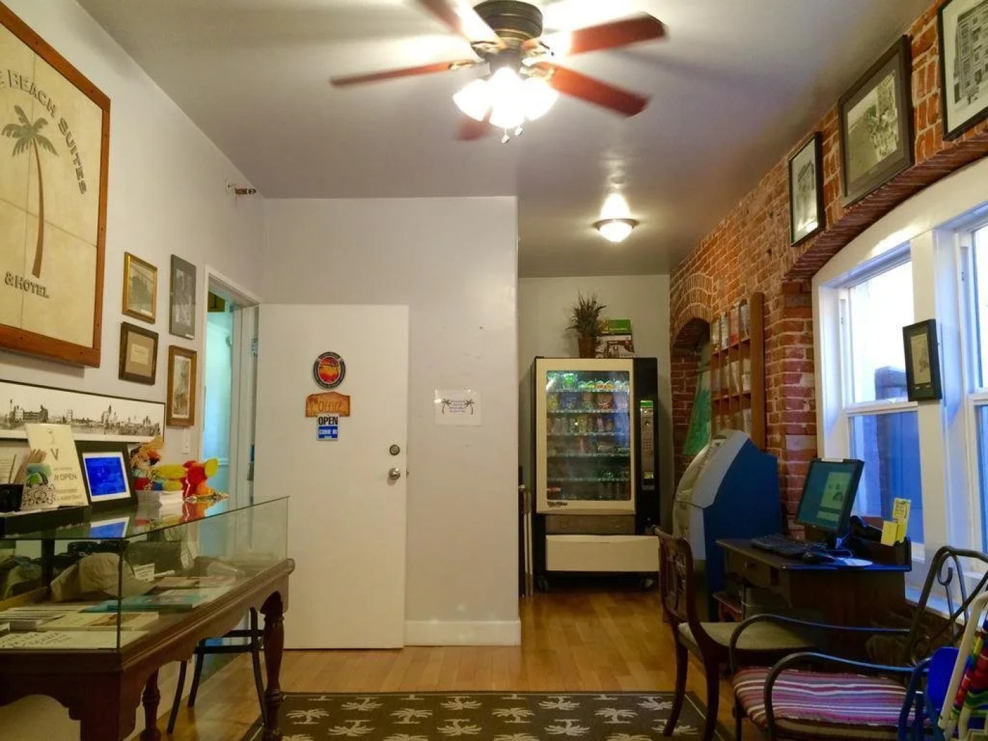 Venice Beach Suites & Hotel