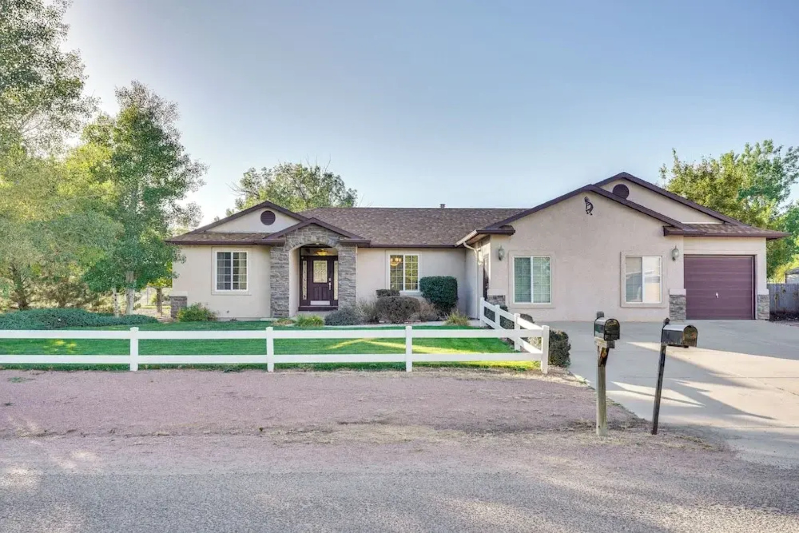 Patio & Grill: Family Home in Pueblo West