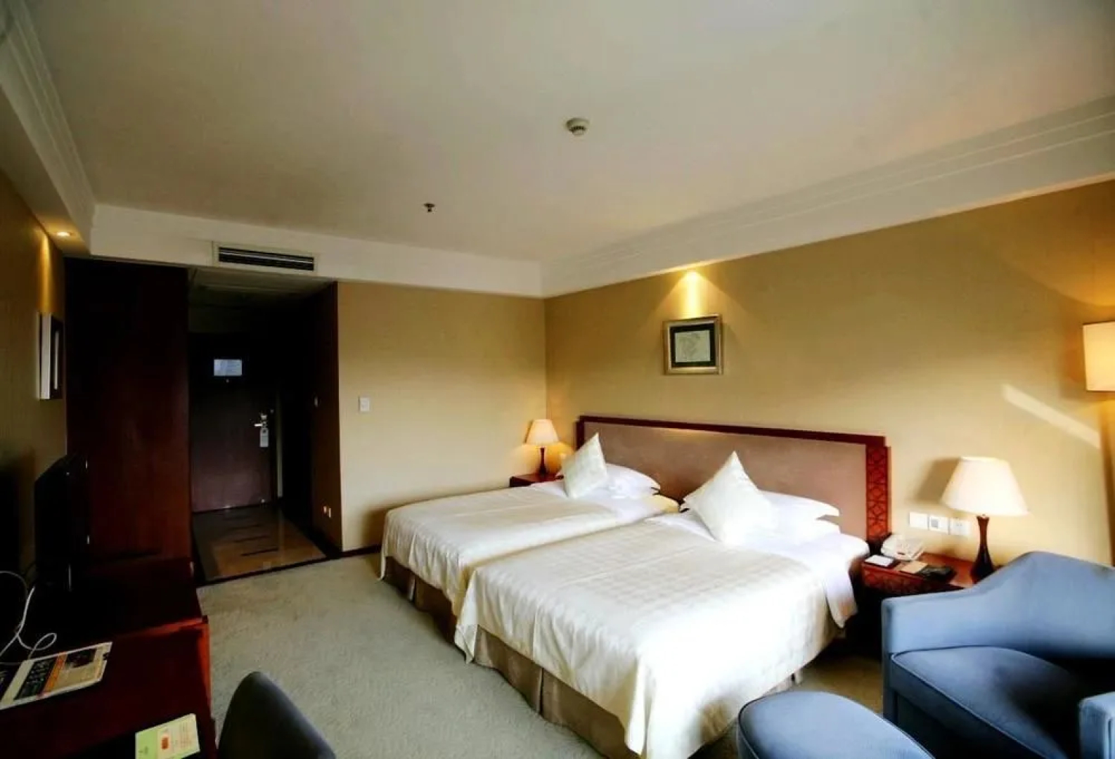 Yichang Guobin Garden Hotel