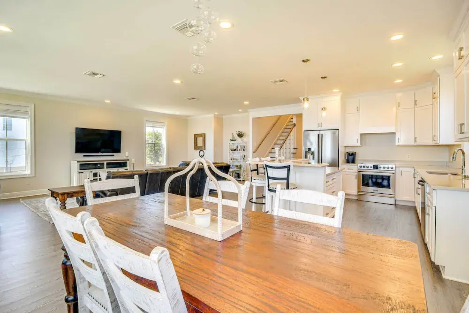 Walk to Beach: Oceanfront Home w/ Outdoor Kitchen