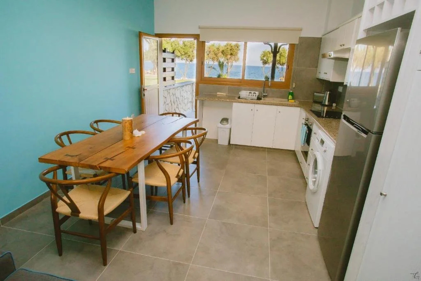 Elya Beach Luxury Suites