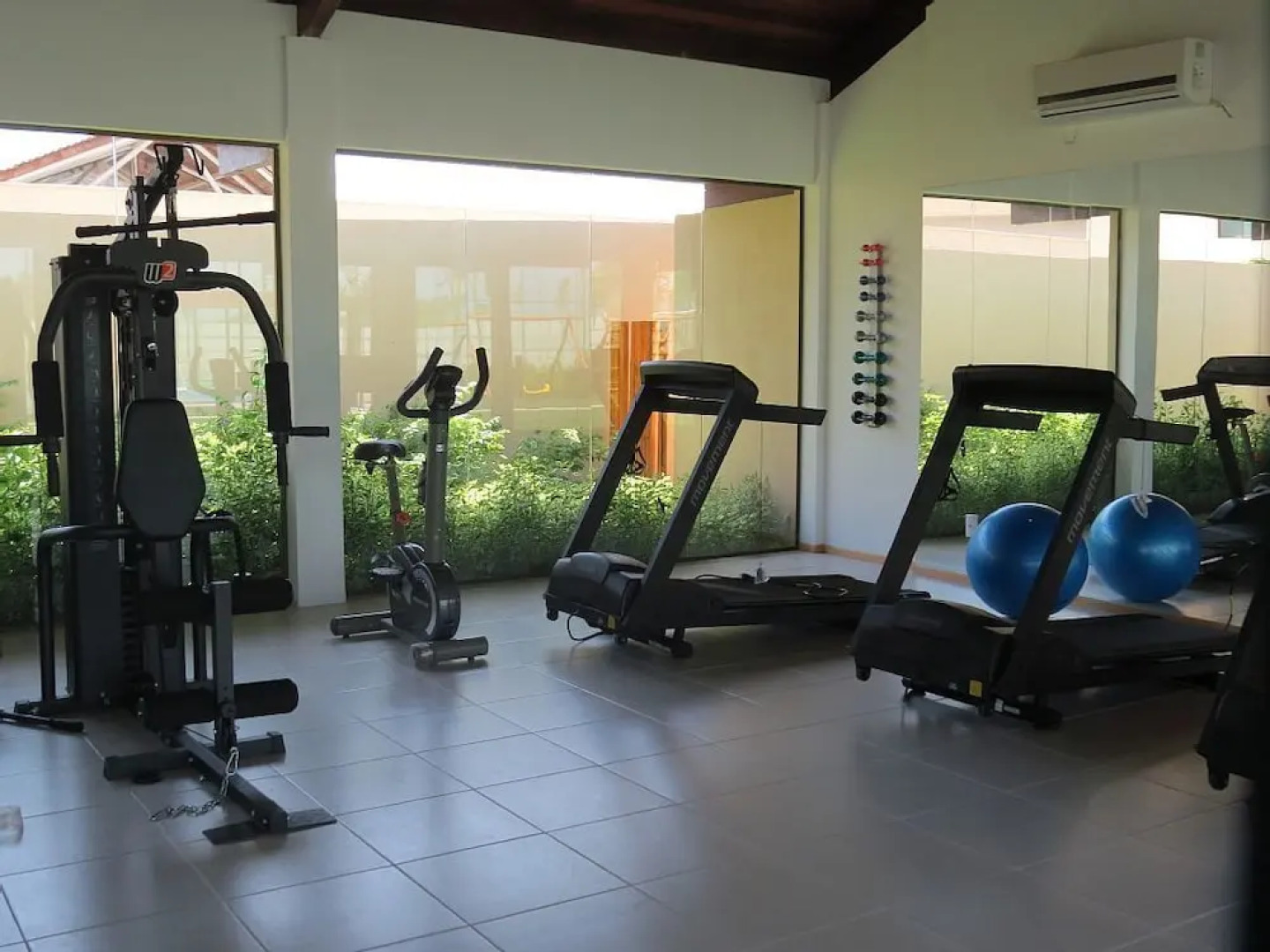 Flat Nui Supreme Beach Living