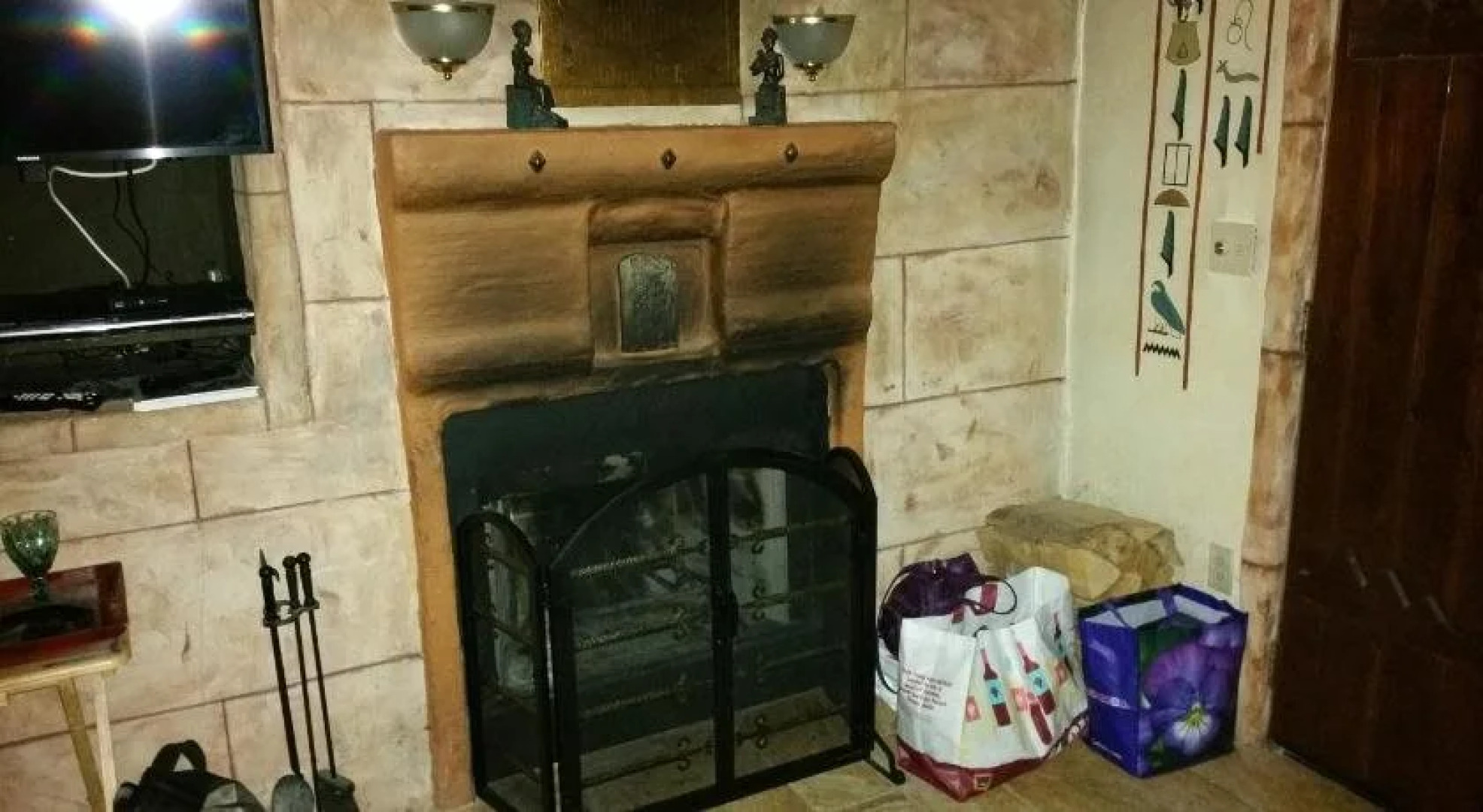 Castle Wood Theme Cottages- COUPLES ONLY