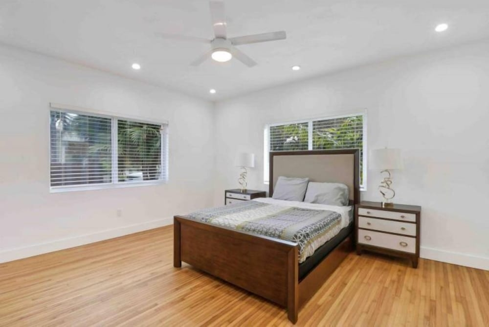 Sleek Miami Shores Residence With Hot Tub