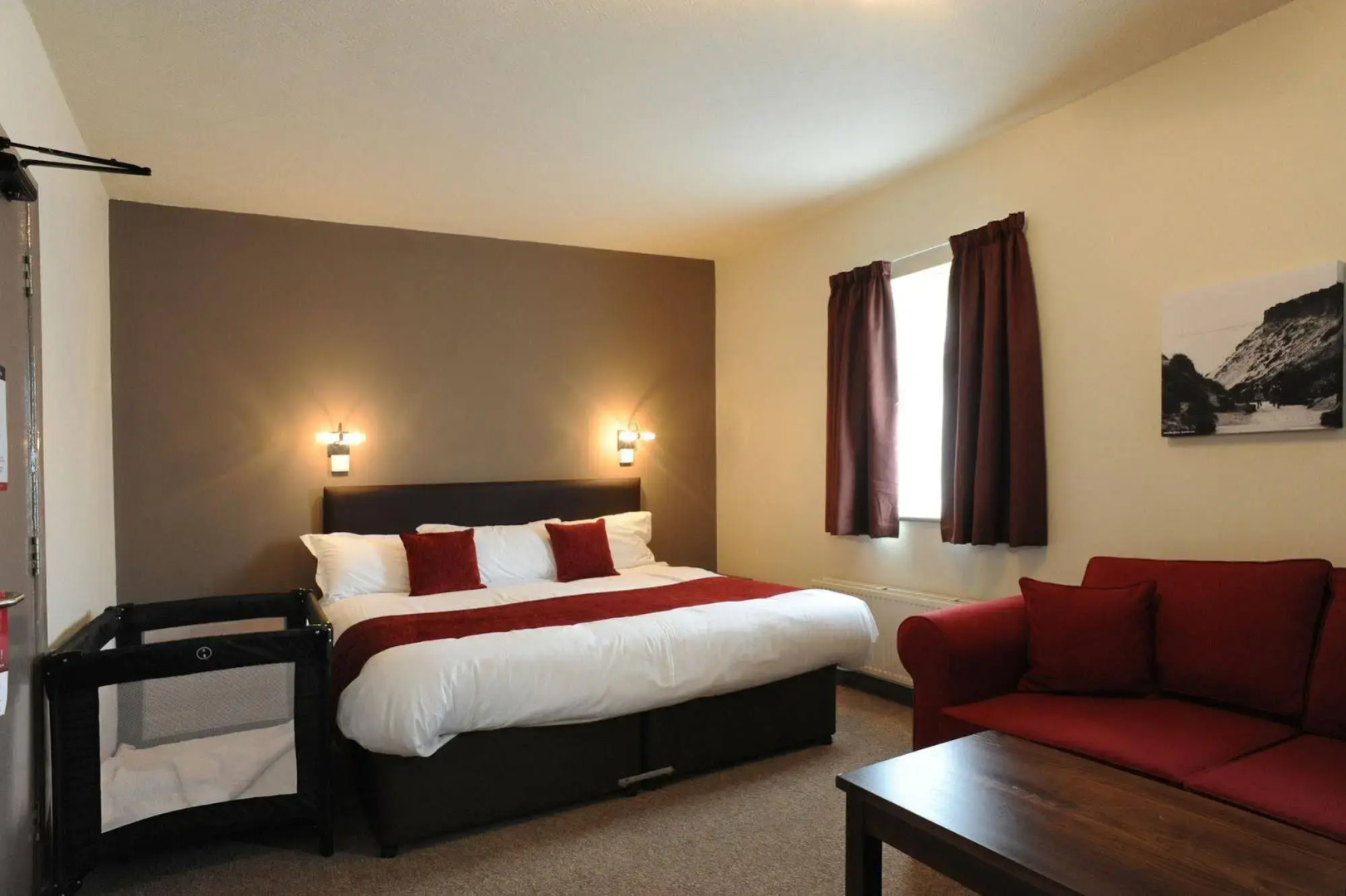 The Spyglass and Kettle