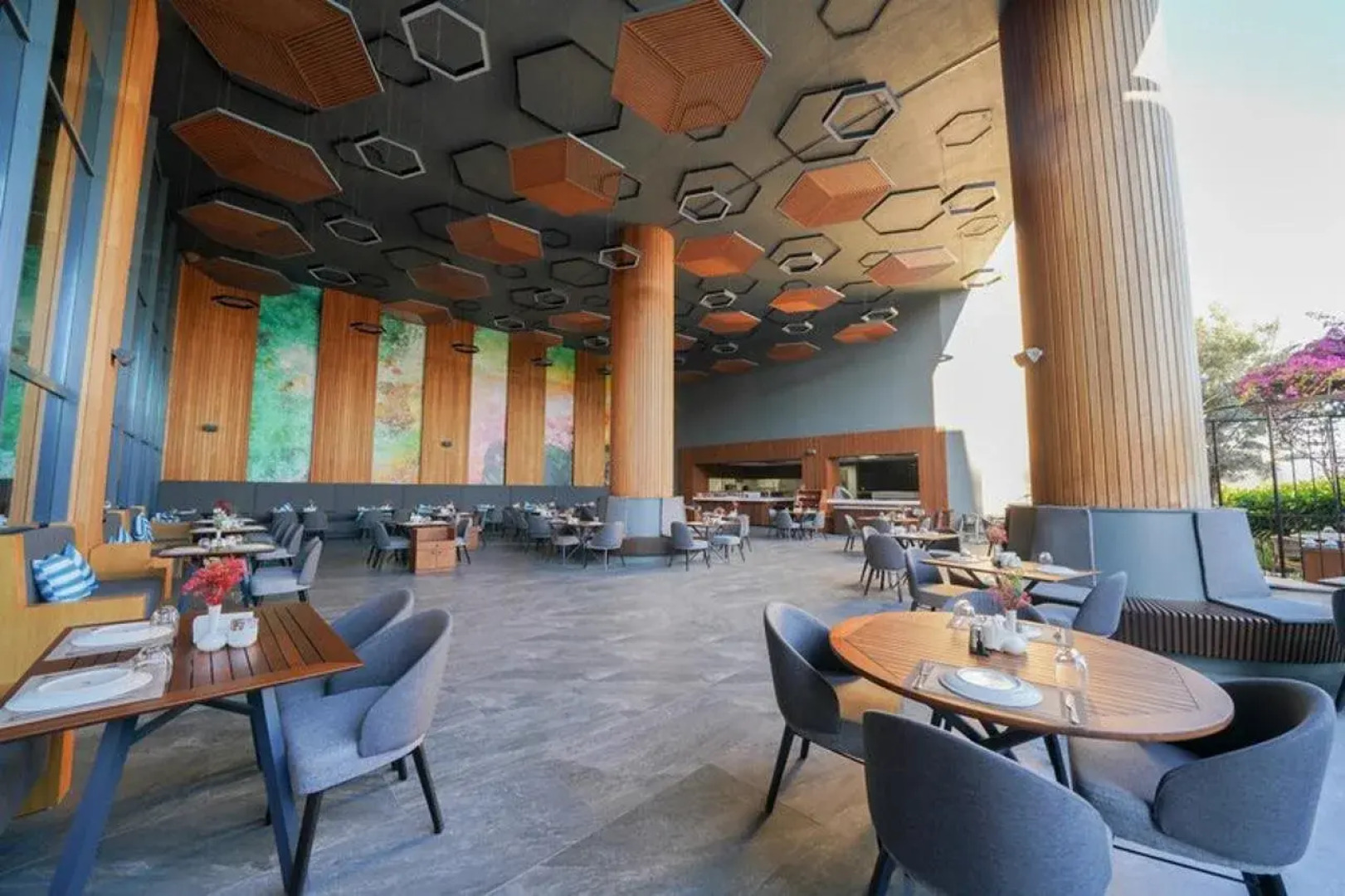 The Norm Collection Door'a