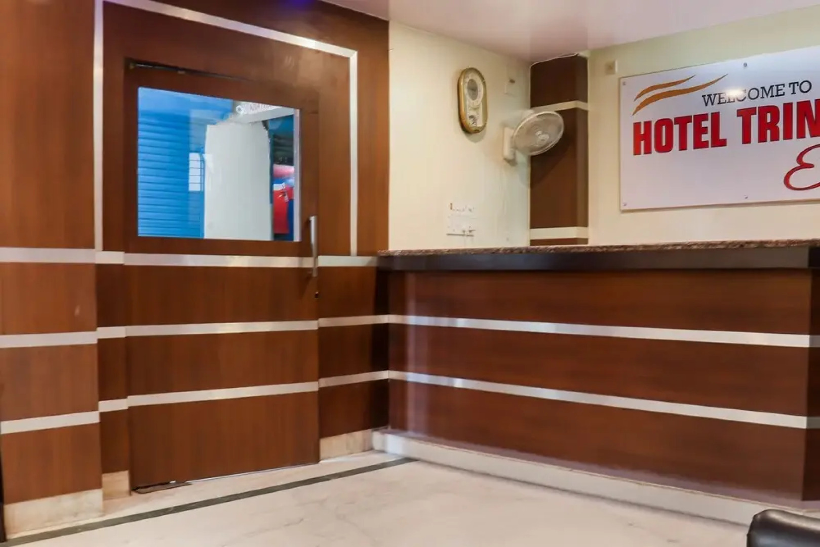 OYO 41953 Hotel Trinity East