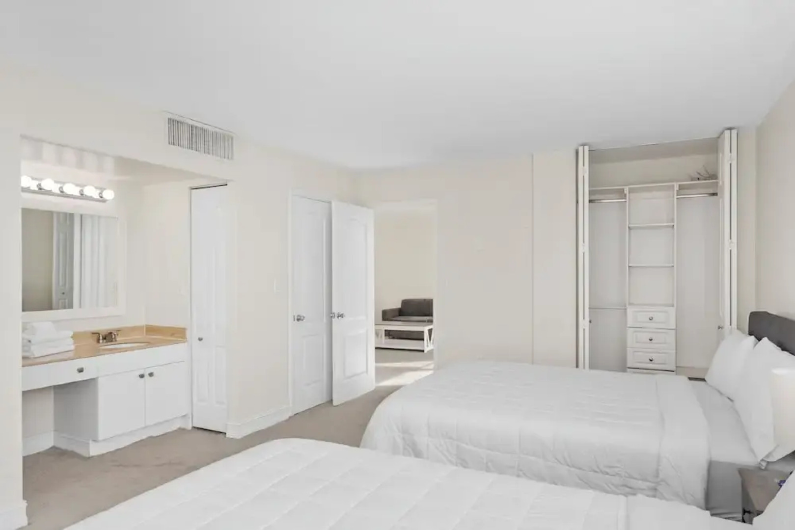 Bay Harbor Sunset Apt 3C