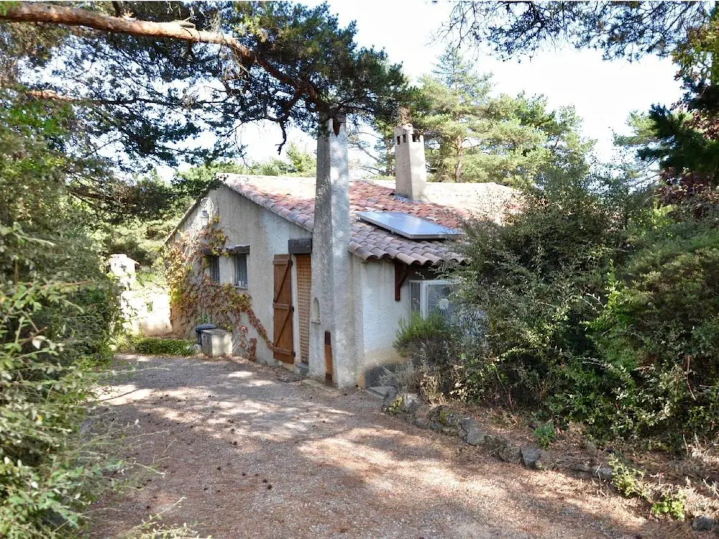 Pretty Holiday Home in Tourtour France Near Lake St. Croix