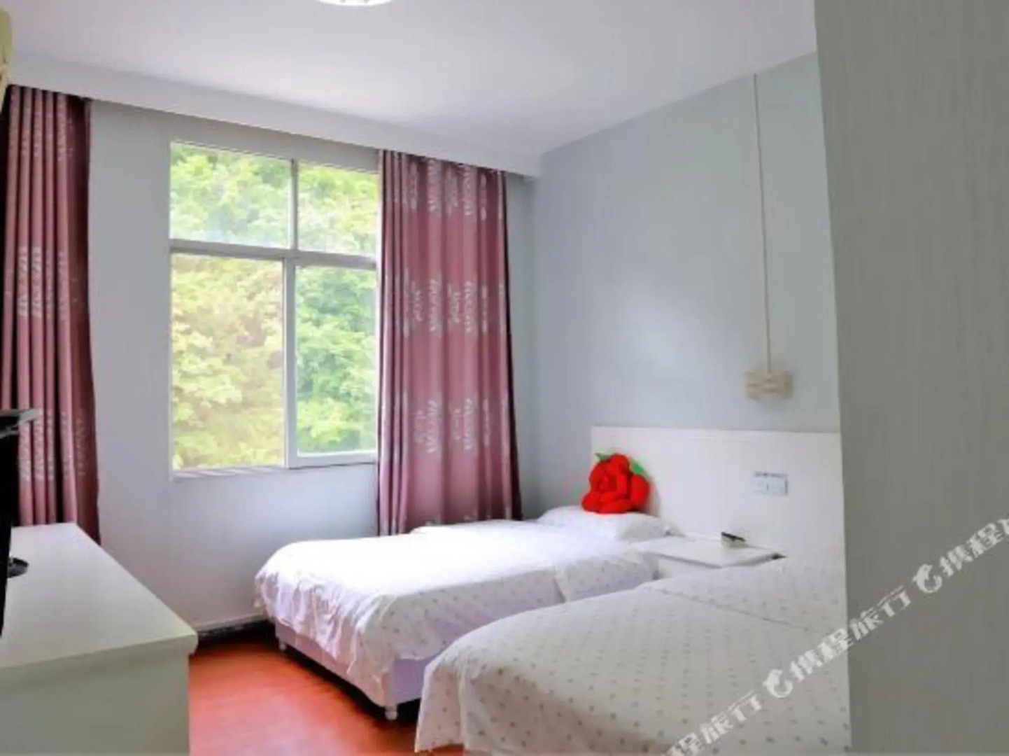 Shennongjia Hotel (Currently unavailable)