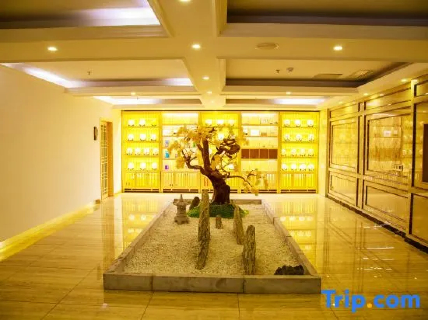 Huigan Yonghong Hotel