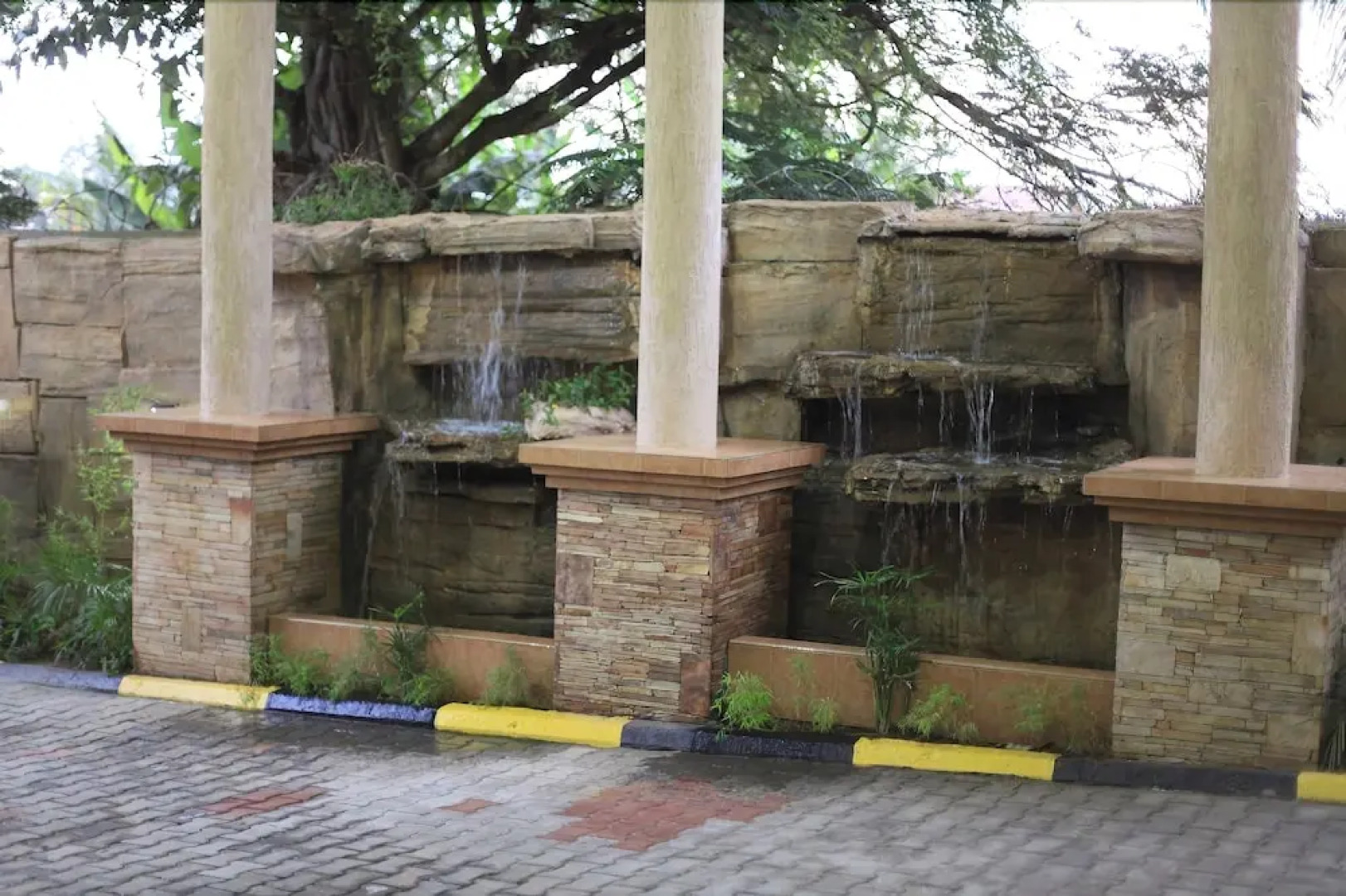 Marie's Royale Hotel