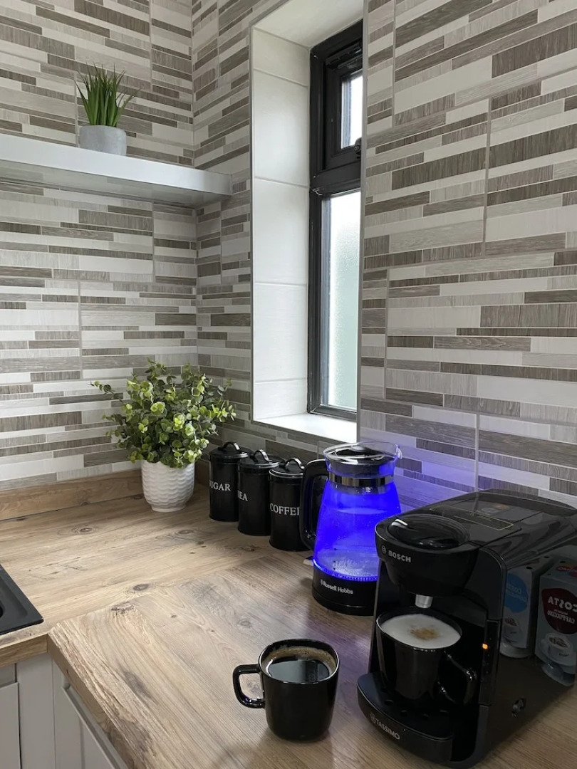 The Broadway Beach Homes Airbnb With Hot tub