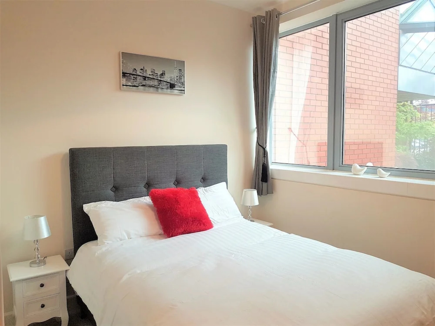 MK City Centre 2 Bed Serviced Apartment