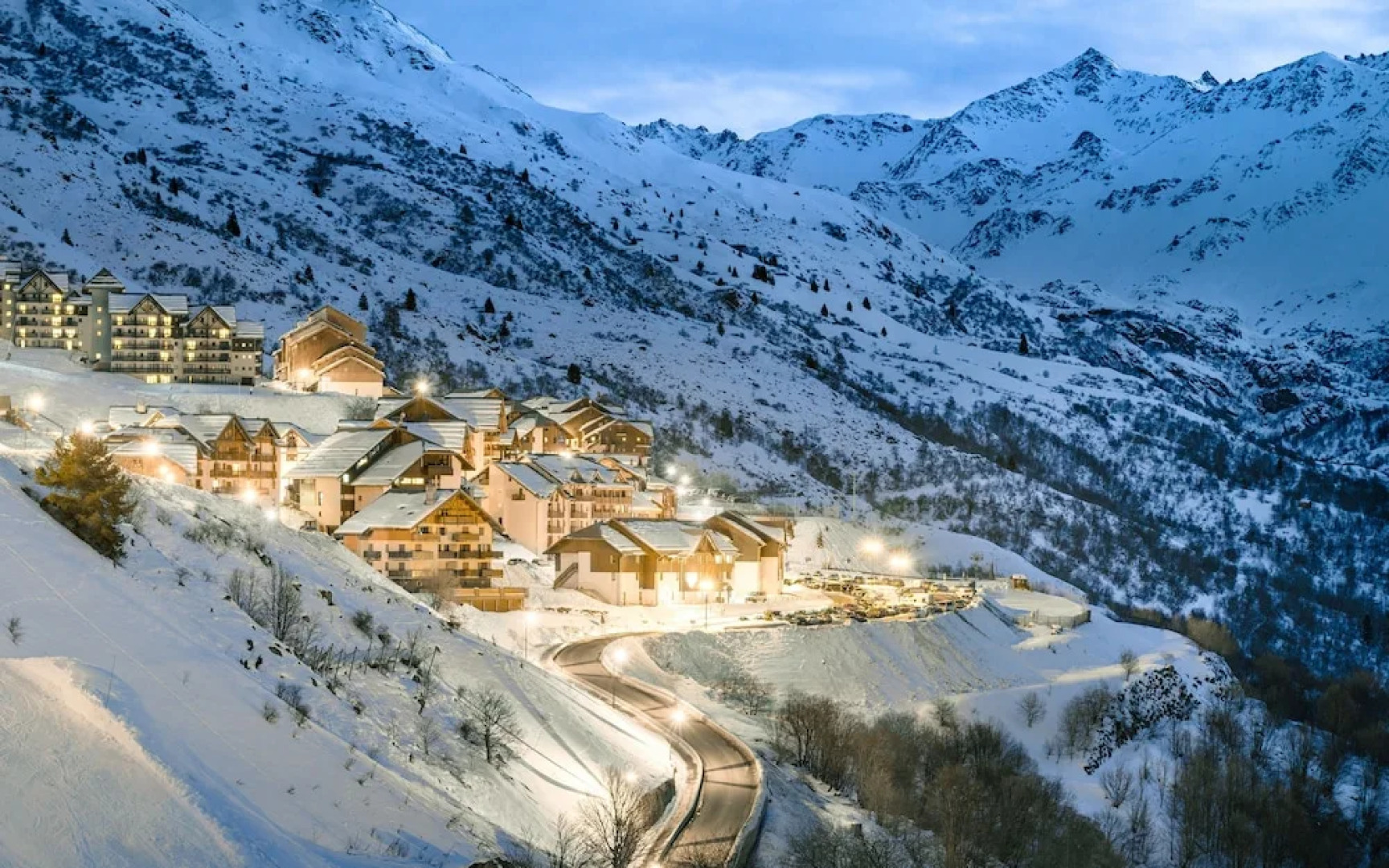 Skissim Select - Chalets Le Grand Panorama II 3* by Travelski