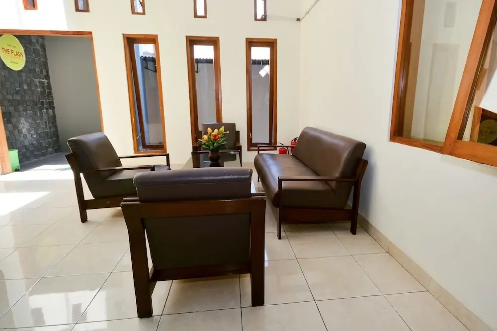 The Flash Residence by OYO Rooms