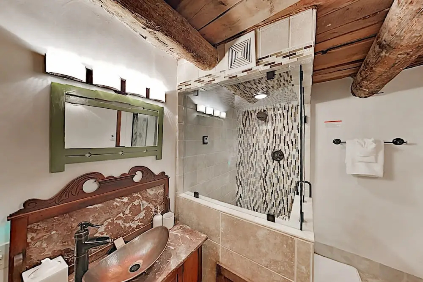 Luxe Casita W/ Kiva, Full Kitchen & Steam Shower 1 Bedroom Duplex