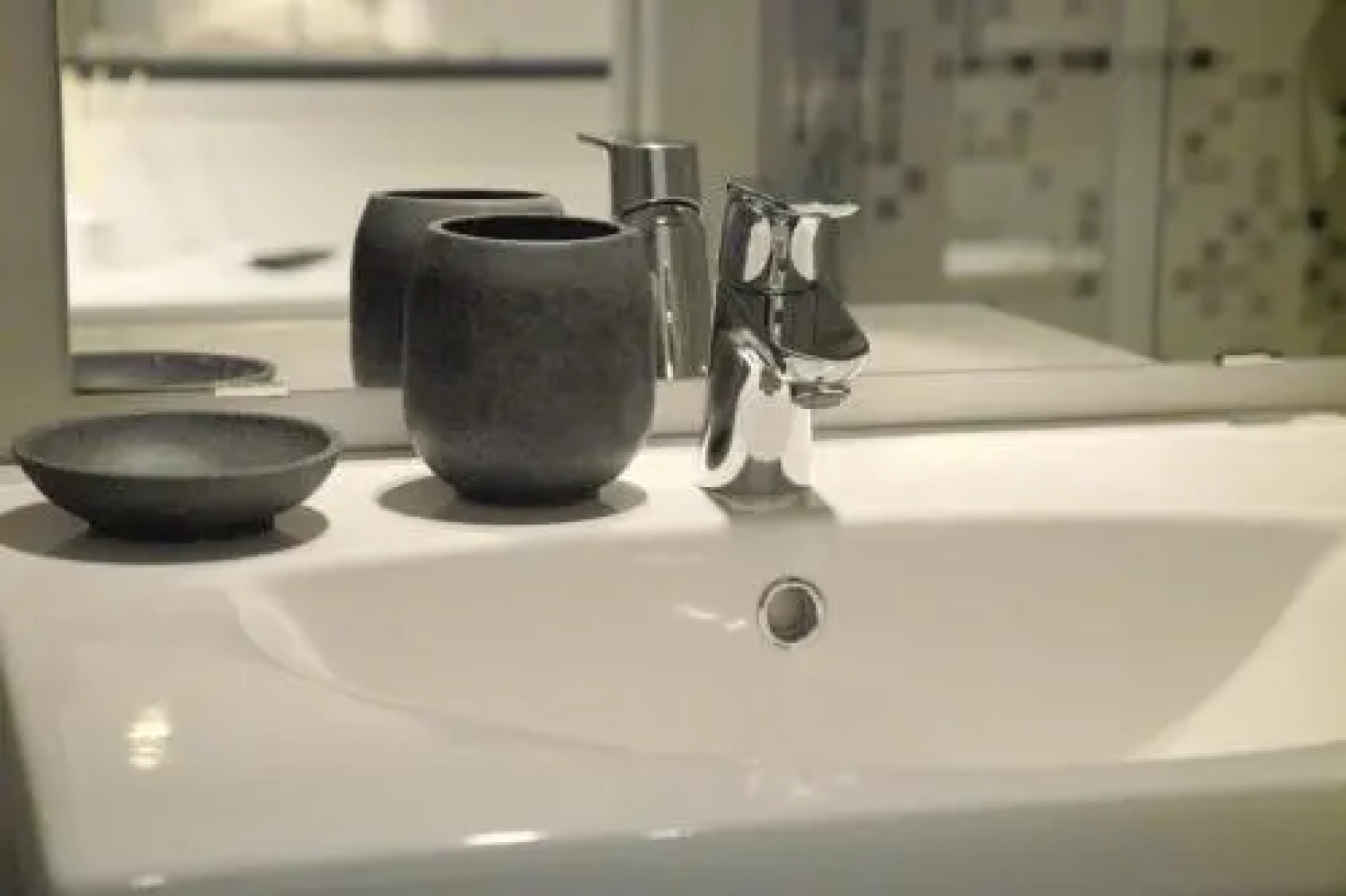 MB Sisters Glam Rooms