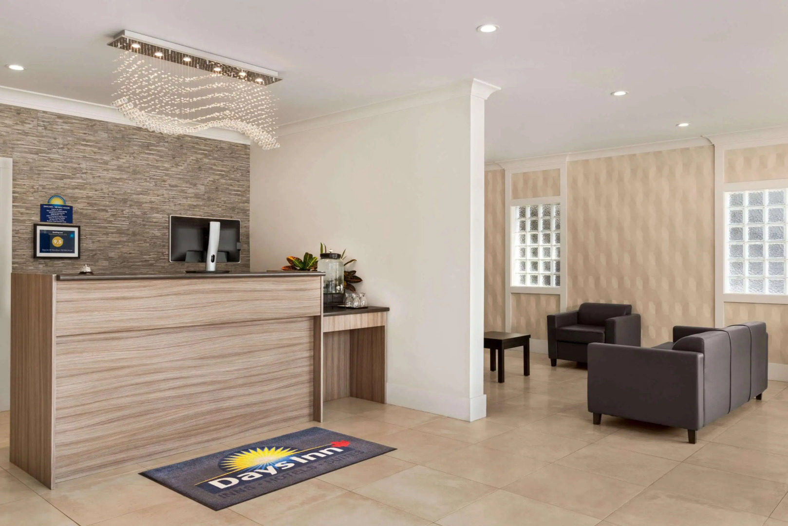 Days Inn by Wyndham 100 Mile House