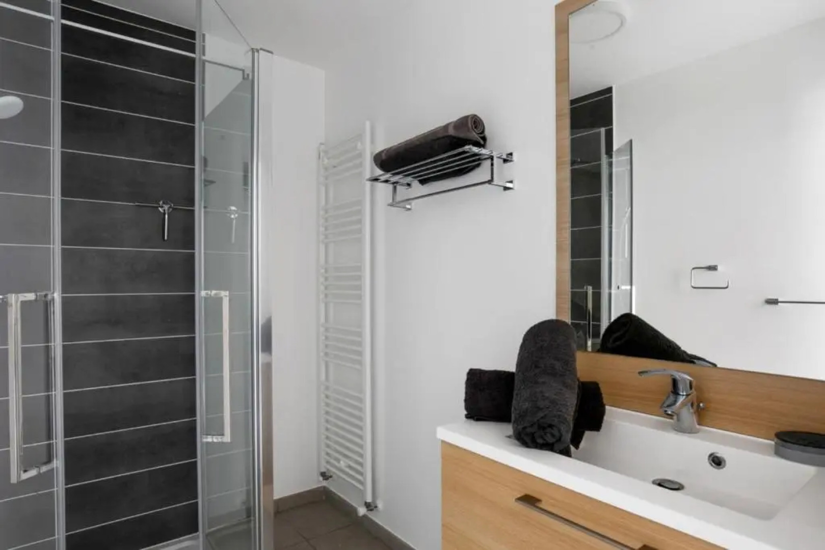 Spacious 1-bedroom with terrace 15 min from Lake Annecy Welkeys