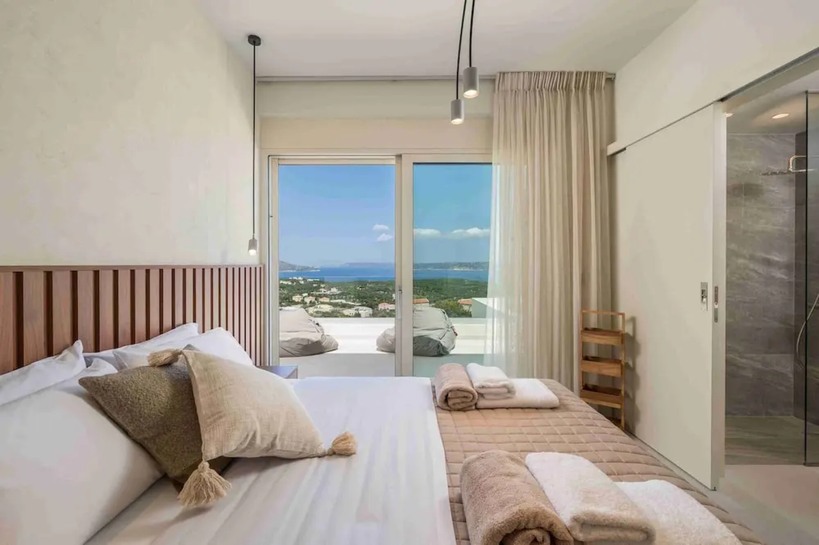 An Elegant villa in Kokkino Horio