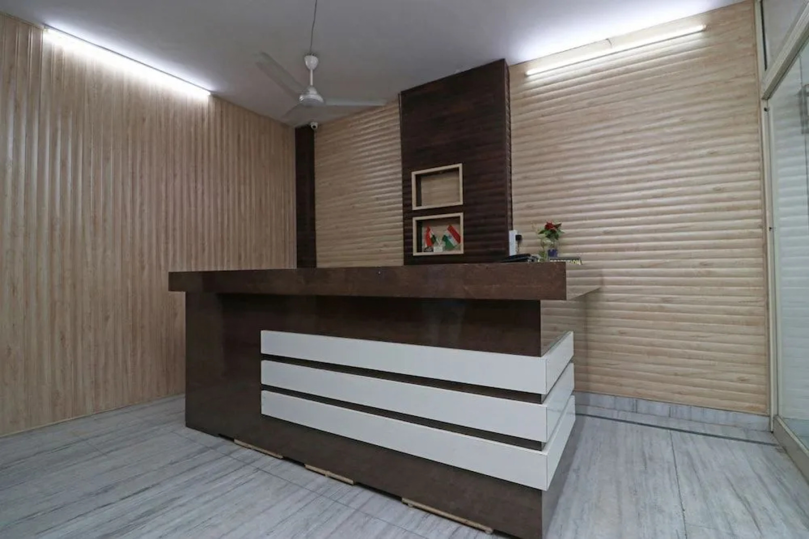 OYO 16270 Hotel Sweet Home