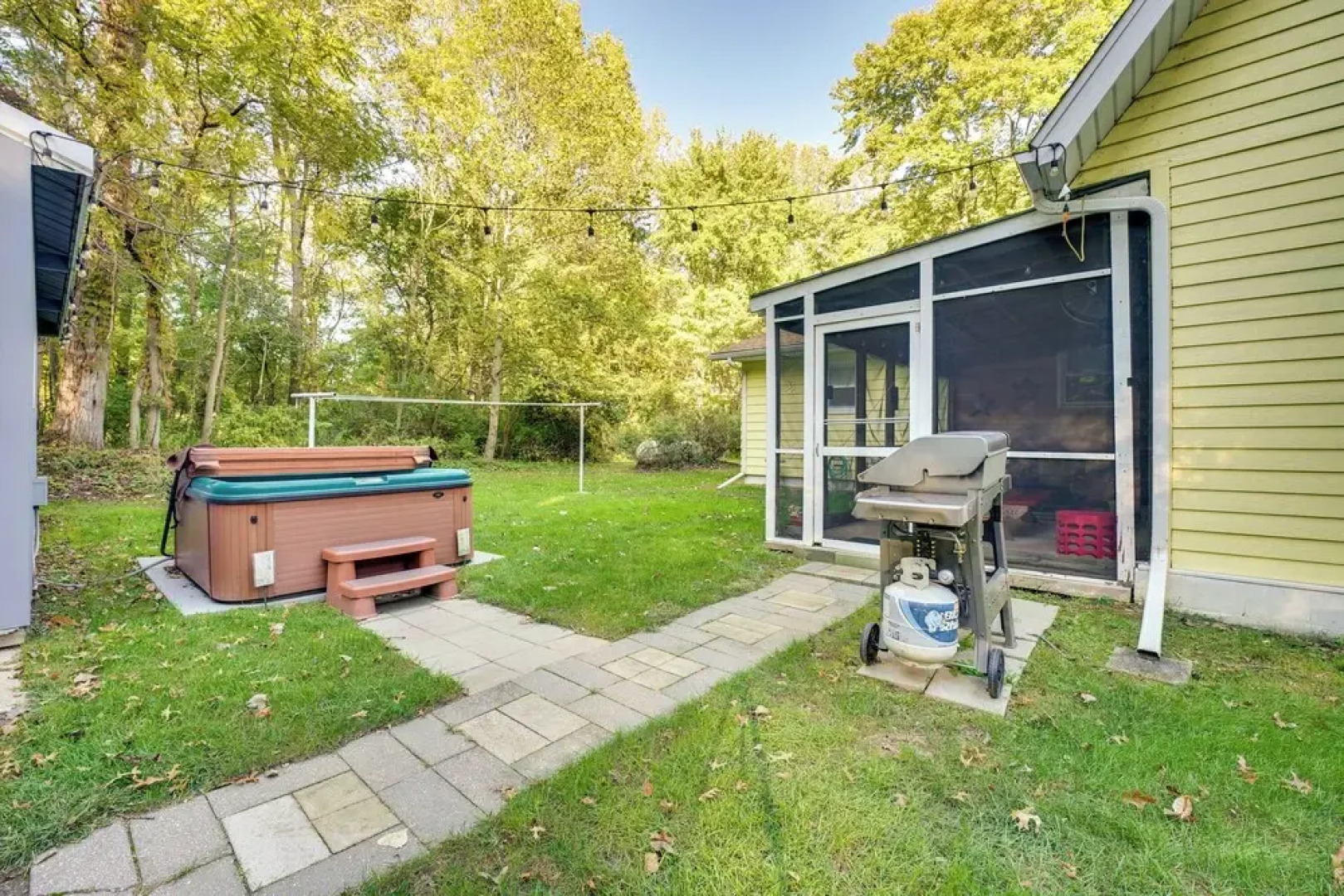 Renovated, Spacious Retreat in Union Pier!