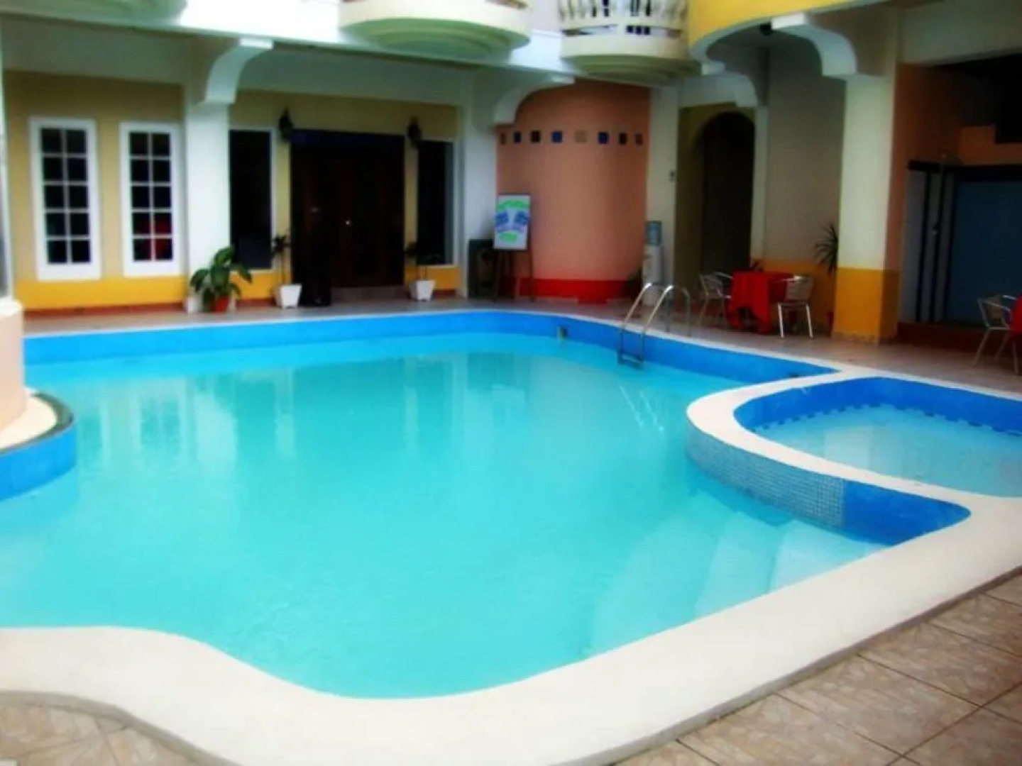 Art-Deco Beach Hotel