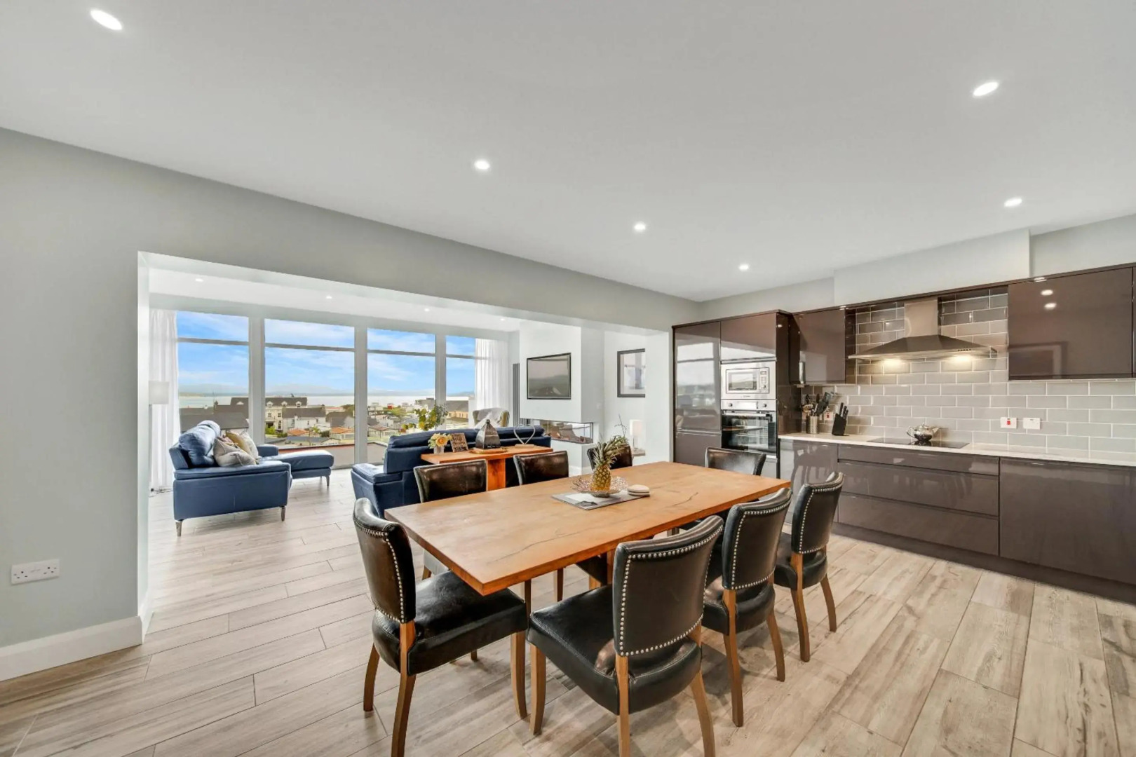 BayView Luxury 4 Bedroom Penthouse