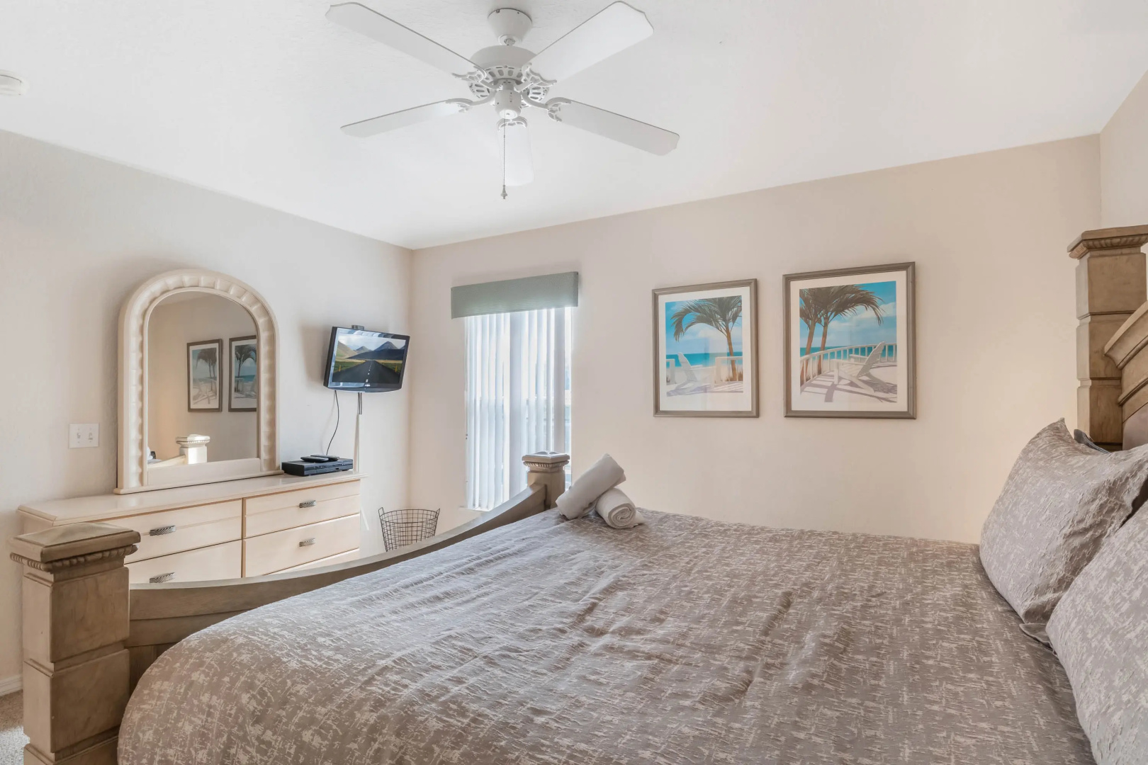 TCR1008RP - 5 beds pool home - Gated community