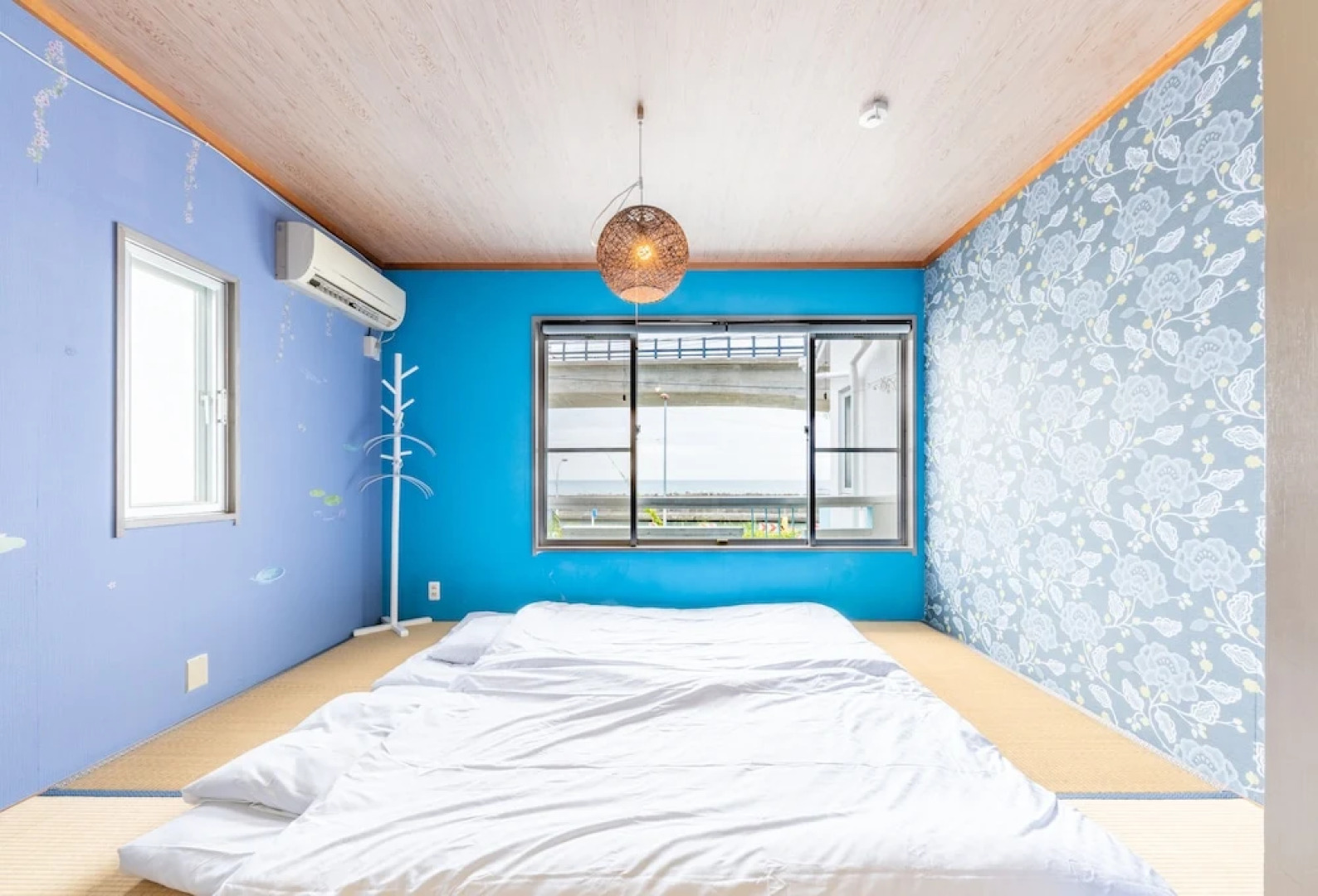 Martians Hotel Hayakawa