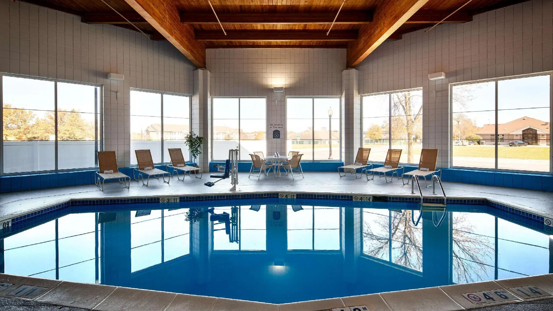 Best Western Holiday Manor