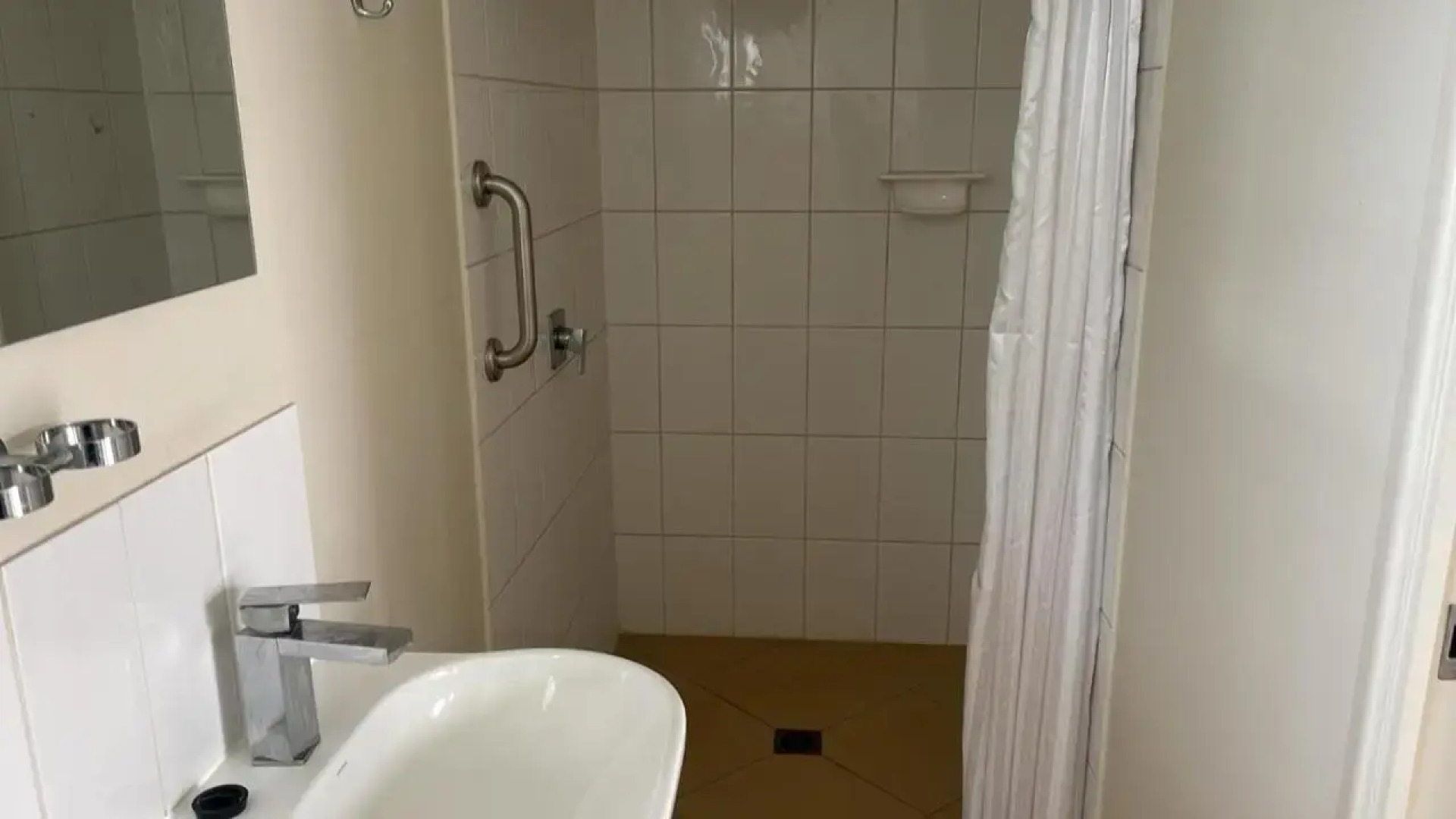 Monto Three Moon Motel