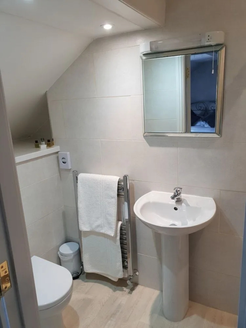 The Station Bar Grill and Rooms