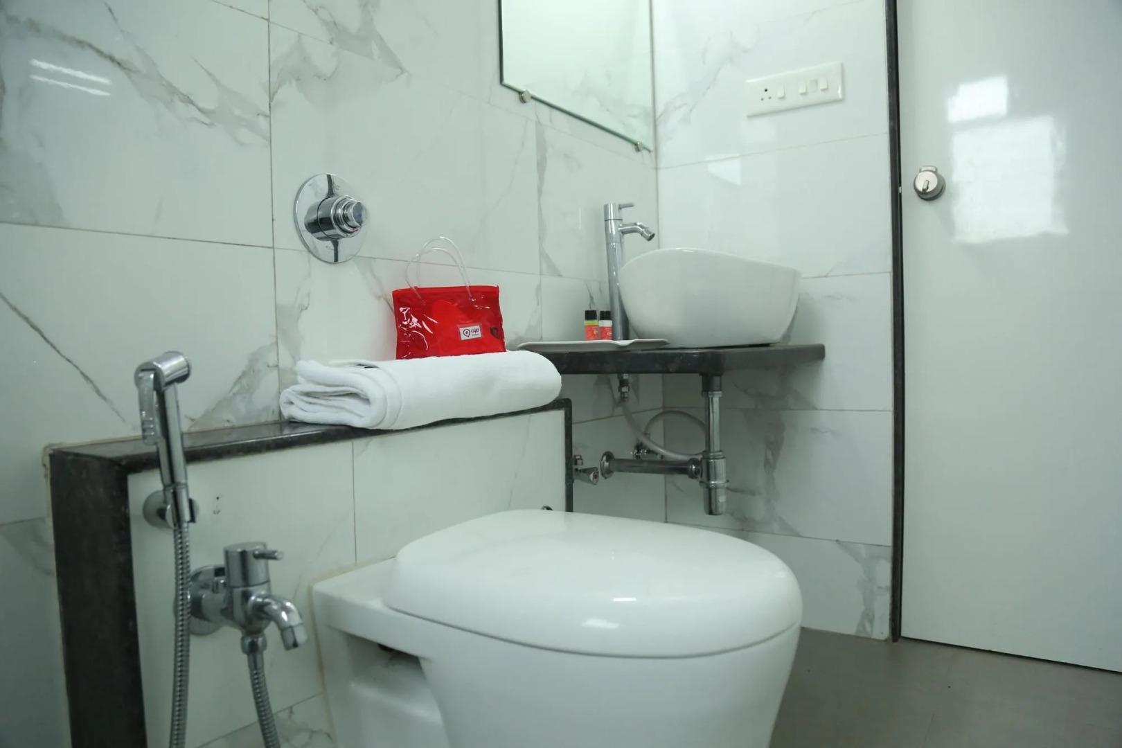 OYO 1647 Hotel Regent