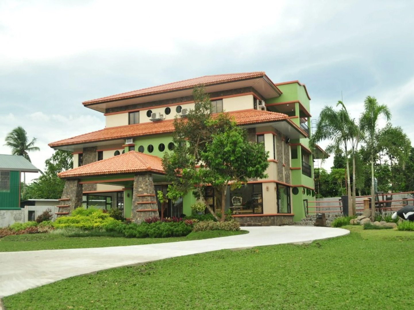 Auravel Grande Hotel and Resort