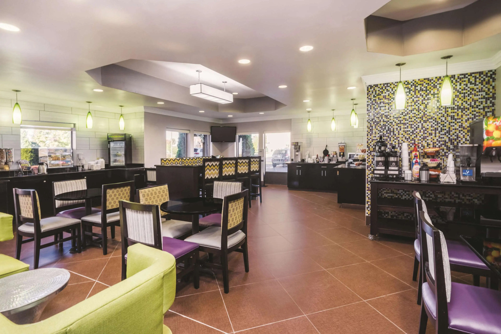 La Quinta Inn & Suites by Wyndham Louisville East