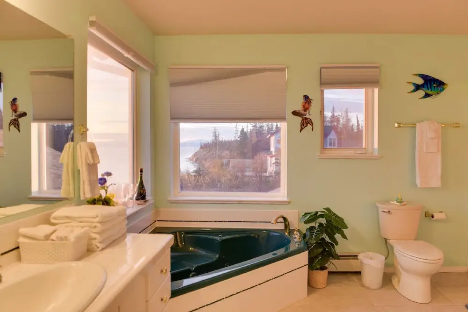 Oceanfront Kenai Villa w/ Fireplace & Deck